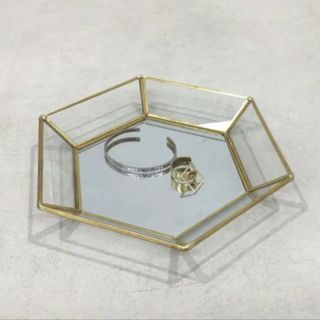 【美品】salut! サリュ　ガラストレイ　アンティーク　アクセサリートレー(小物入れ)