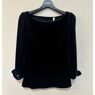 フォクシーニューヨーク(FOXEY NEW YORK)の美品　フォクシー　ベロア　トップス　foxey  VELOUR NOIR(カットソー(長袖/七分))