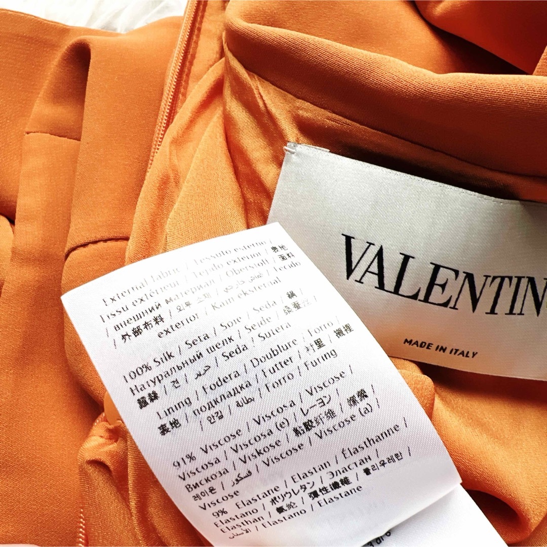 VALENTINO(ヴァレンティノ)の美品　VALENTINOヴァレンティノ クレープ　シルク　ワンピース　オレンジ　 レディースのワンピース(ひざ丈ワンピース)の商品写真