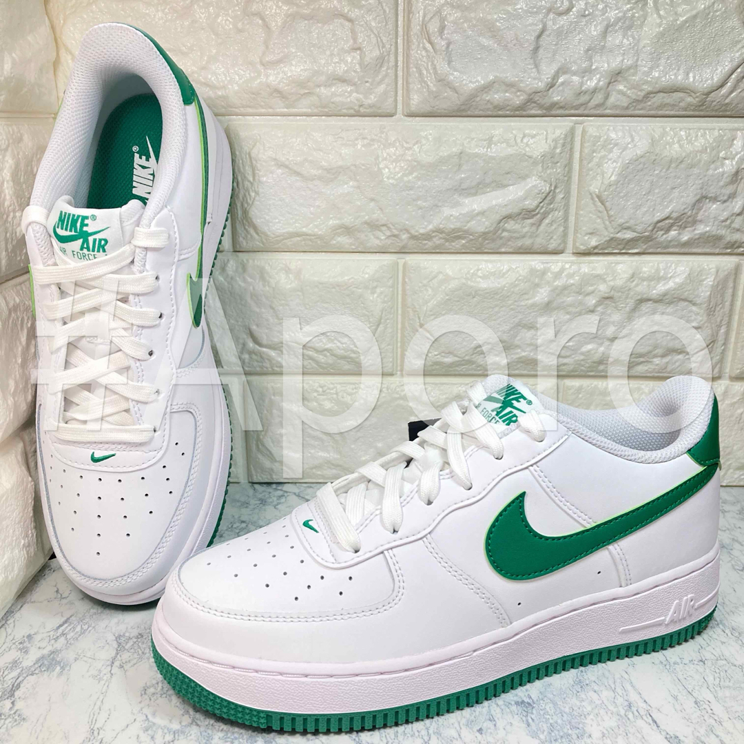 NIKE(ナイキ)のNIKE ナイキ AIR FORCE 1 エアフォース1 グリーン 白 24.5 レディースの靴/シューズ(スニーカー)の商品写真