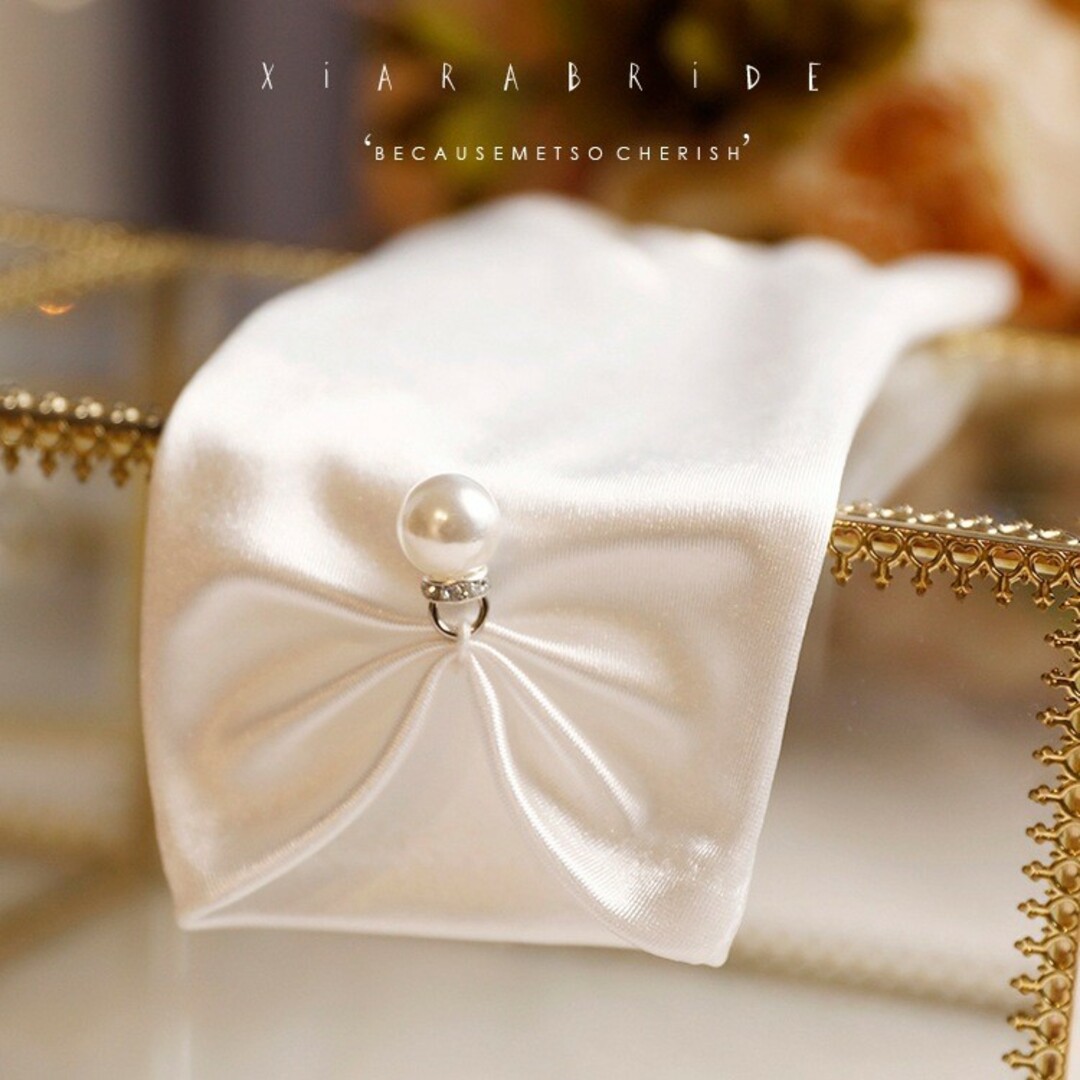 サテン パール ウェディンググローブ 結婚式 ホワイト ブライダル チャペル レディースのファッション小物(手袋)の商品写真