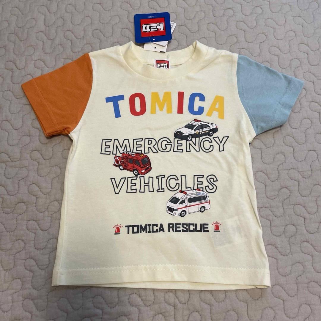 トミカ　Tシャツ　しまむら キッズ/ベビー/マタニティのキッズ服男の子用(90cm~)(Tシャツ/カットソー)の商品写真