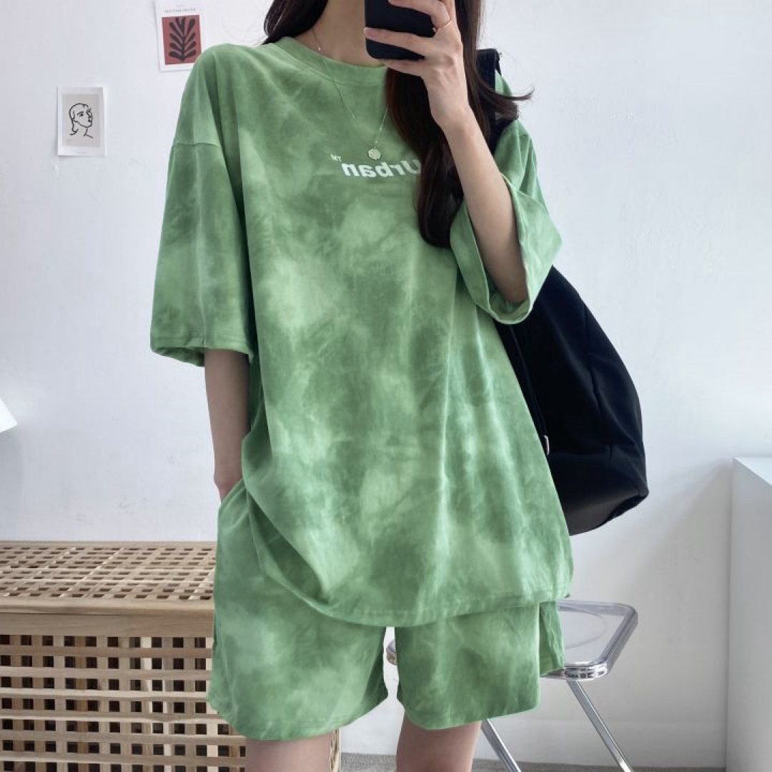 XLサイズ Tシャツ パンツ セットアップ グリーン レディース レディースのルームウェア/パジャマ(ルームウェア)の商品写真