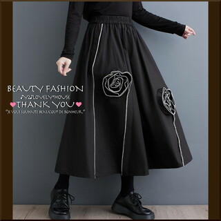 【～3L4L相当】ぐるぐるお花飾りフレアースカート*黒(ひざ丈スカート)