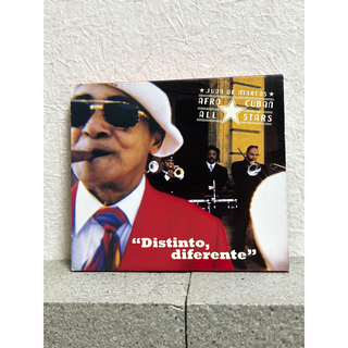 Afro Cuban All Stars：Distinto, Diferente