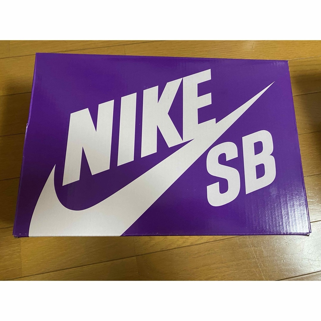 NIKE(ナイキ)のNike ナイキ SB ダンク ロー プロ ブラック アンド クラシックグリーン メンズの靴/シューズ(スニーカー)の商品写真