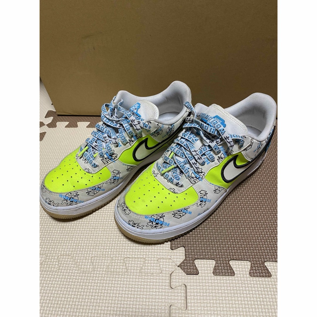 NIKE(ナイキ)のナイキ エアフォース 1 '07 LV8 ワールドワイド メンズの靴/シューズ(スニーカー)の商品写真