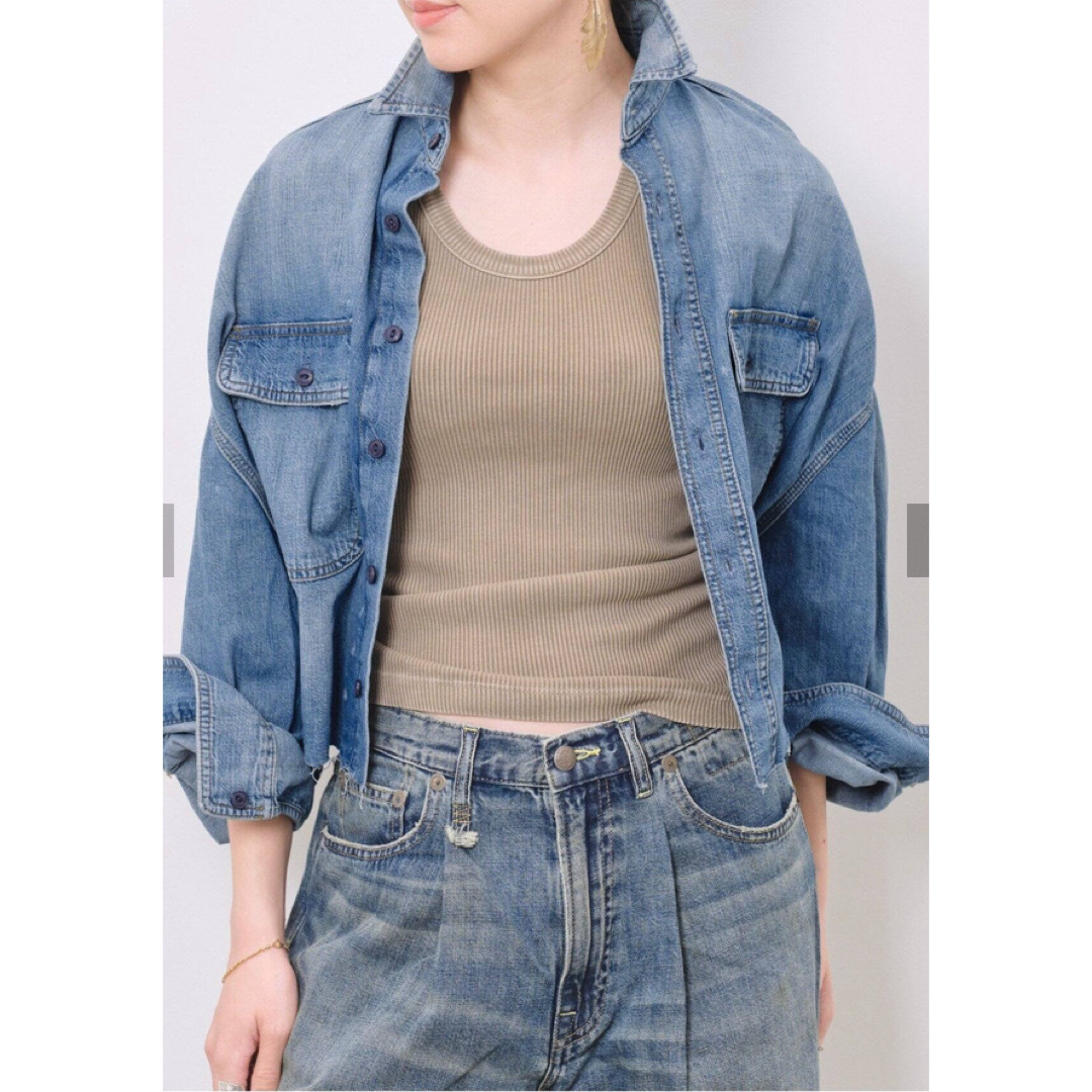 L'Appartement DEUXIEME CLASSE(アパルトモンドゥーズィエムクラス)のアパルトモン◆R13◆アールサーティーン◆CROPPED DENIM SHIRT レディースのトップス(シャツ/ブラウス(長袖/七分))の商品写真