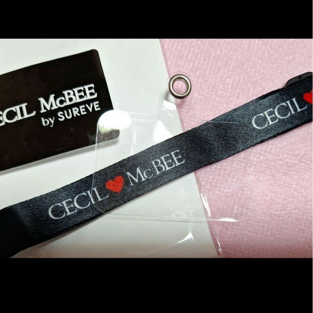 CECIL McBEE(セシルマクビー)の【専用!!】CECIL McBEE(セシルマクビー)×アベイル　スマホショルダー スマホ/家電/カメラのスマホアクセサリー(ストラップ/イヤホンジャック)の商品写真