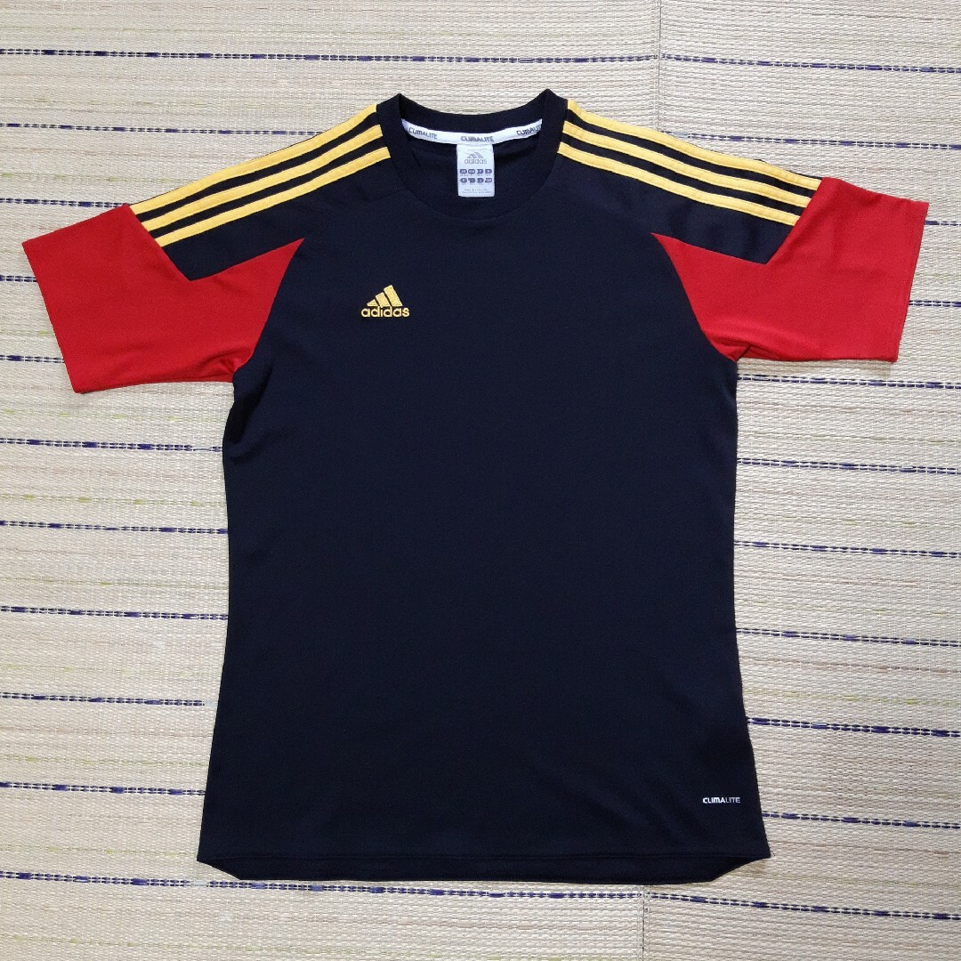 adidas(アディダス)のadidas　アディダスTシャツ　160 キッズ/ベビー/マタニティのキッズ服男の子用(90cm~)(Tシャツ/カットソー)の商品写真