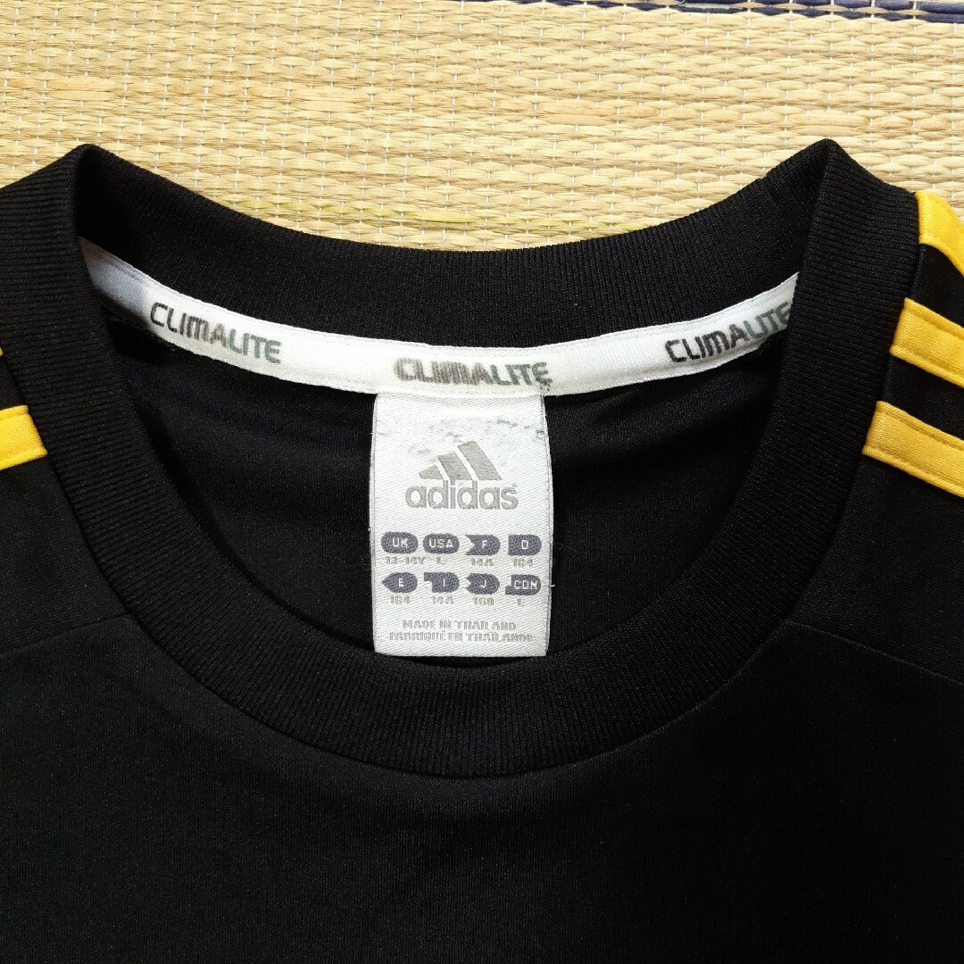 adidas(アディダス)のadidas　アディダスTシャツ　160 キッズ/ベビー/マタニティのキッズ服男の子用(90cm~)(Tシャツ/カットソー)の商品写真