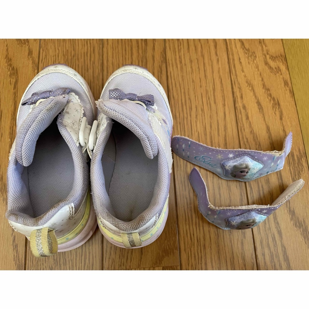 光るスニーカー キッズ/ベビー/マタニティのキッズ靴/シューズ(15cm~)(スニーカー)の商品写真