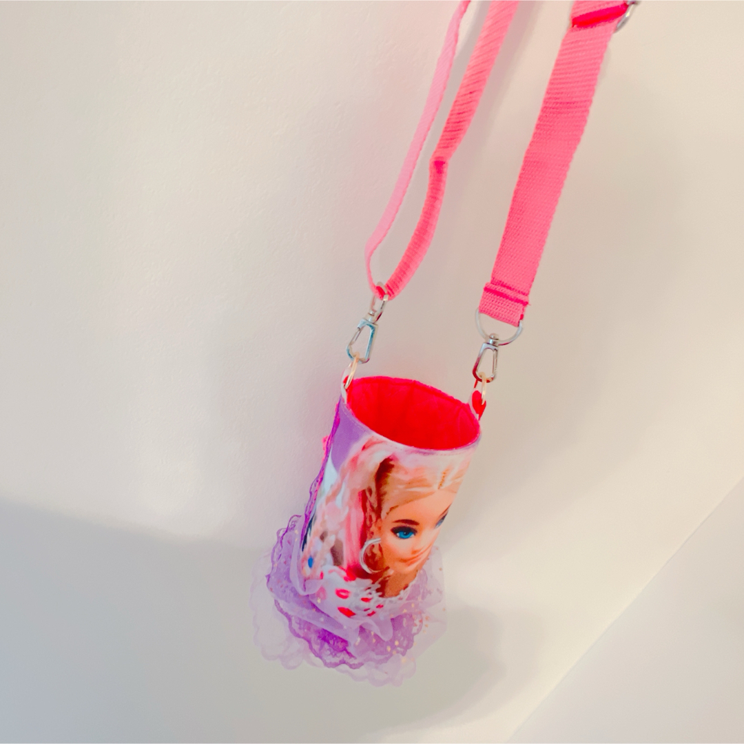 バービー　Barbie 女の子　水筒　カバー　ケース　ペットボトル　バッグ　 レディースのバッグ(ショルダーバッグ)の商品写真