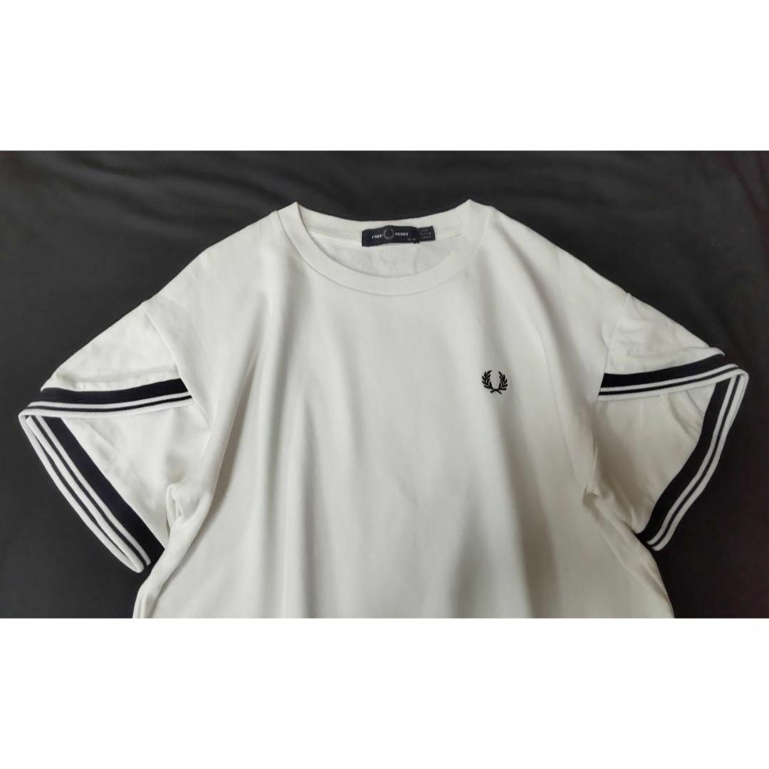 FRED PERRY(フレッドペリー)のCuff Detail T-Shirt   FRED PERRY レディースのトップス(シャツ/ブラウス(半袖/袖なし))の商品写真