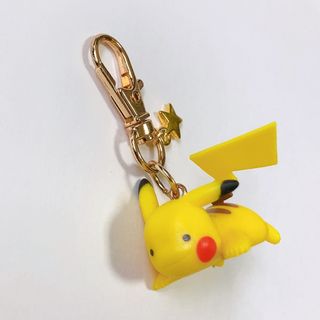 ポケモンキーホルダー　メタモン(ピカチュウにへんしん)(キャラクターグッズ)