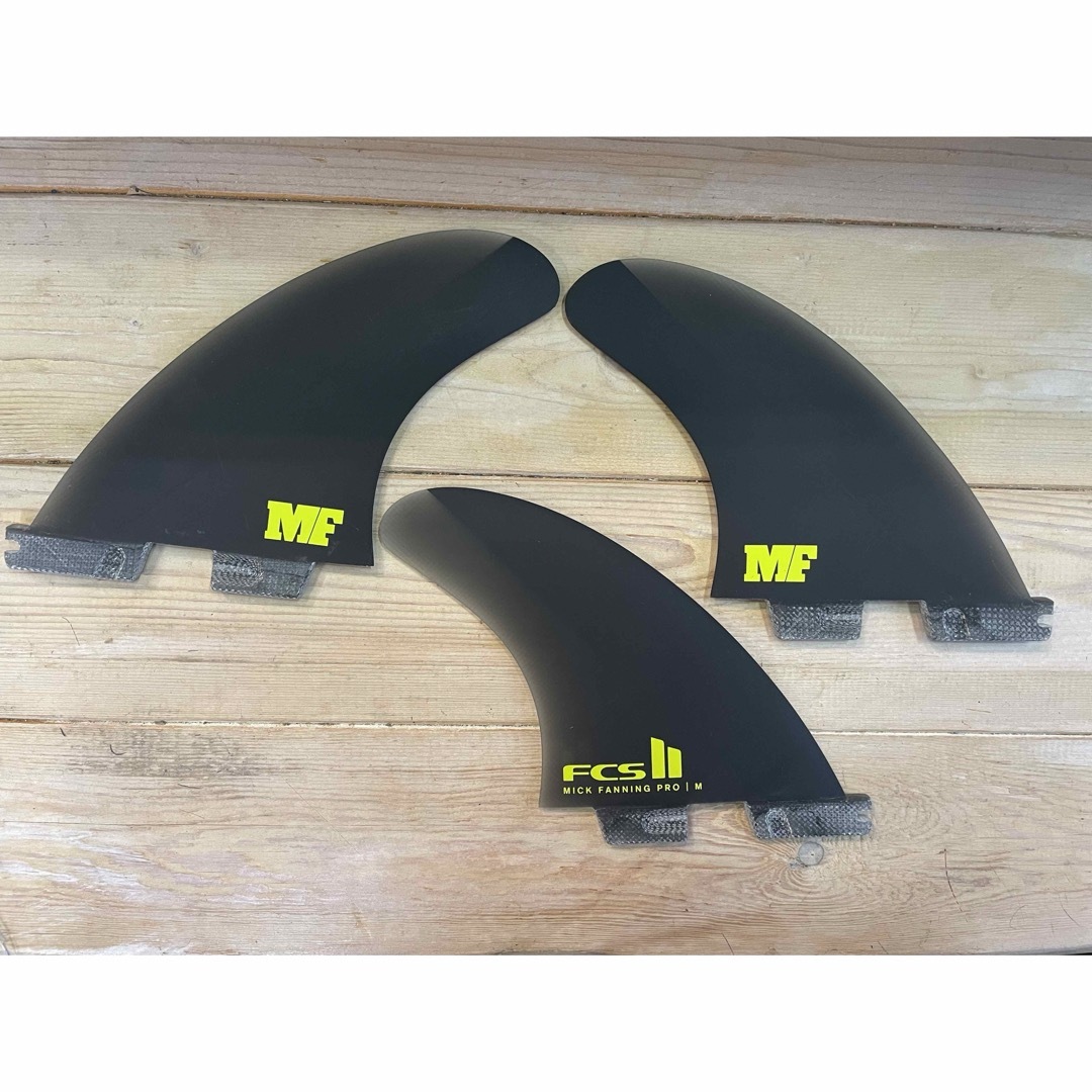 FCS(エフシーエス)のFCS II MF PG Black/Acid Medium Tri  Fins スポーツ/アウトドアのスポーツ/アウトドア その他(サーフィン)の商品写真