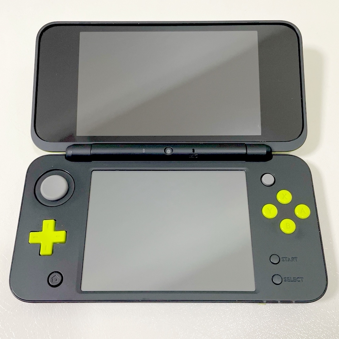 ニンテンドー2DS(ニンテンドー2DS)のNewニンテンドー2DS LL ブラック ライム 本体 Nintendo 黒 エンタメ/ホビーのゲームソフト/ゲーム機本体(携帯用ゲーム機本体)の商品写真