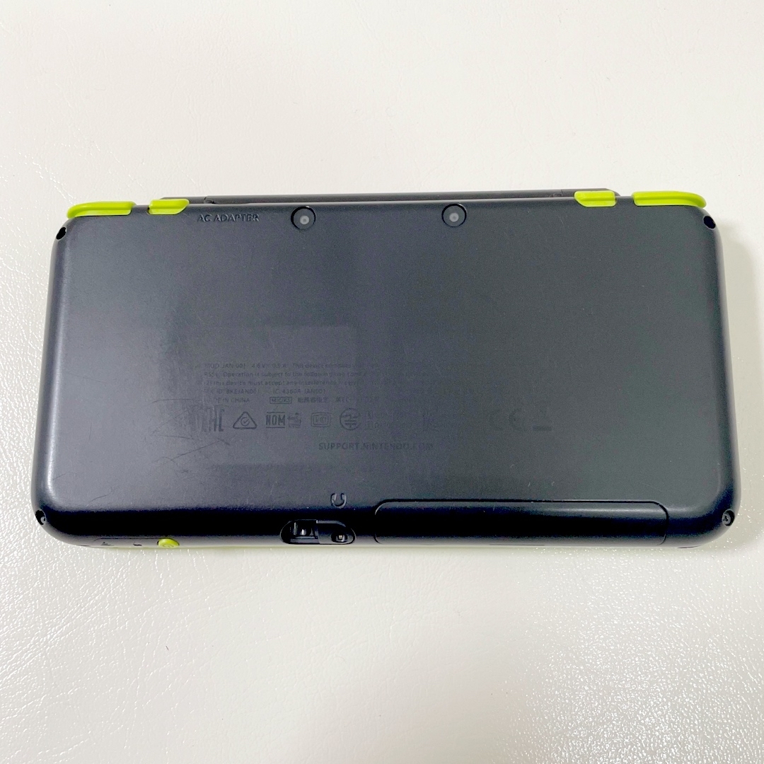 ニンテンドー2DS(ニンテンドー2DS)のNewニンテンドー2DS LL ブラック ライム 本体 Nintendo 黒 エンタメ/ホビーのゲームソフト/ゲーム機本体(携帯用ゲーム機本体)の商品写真