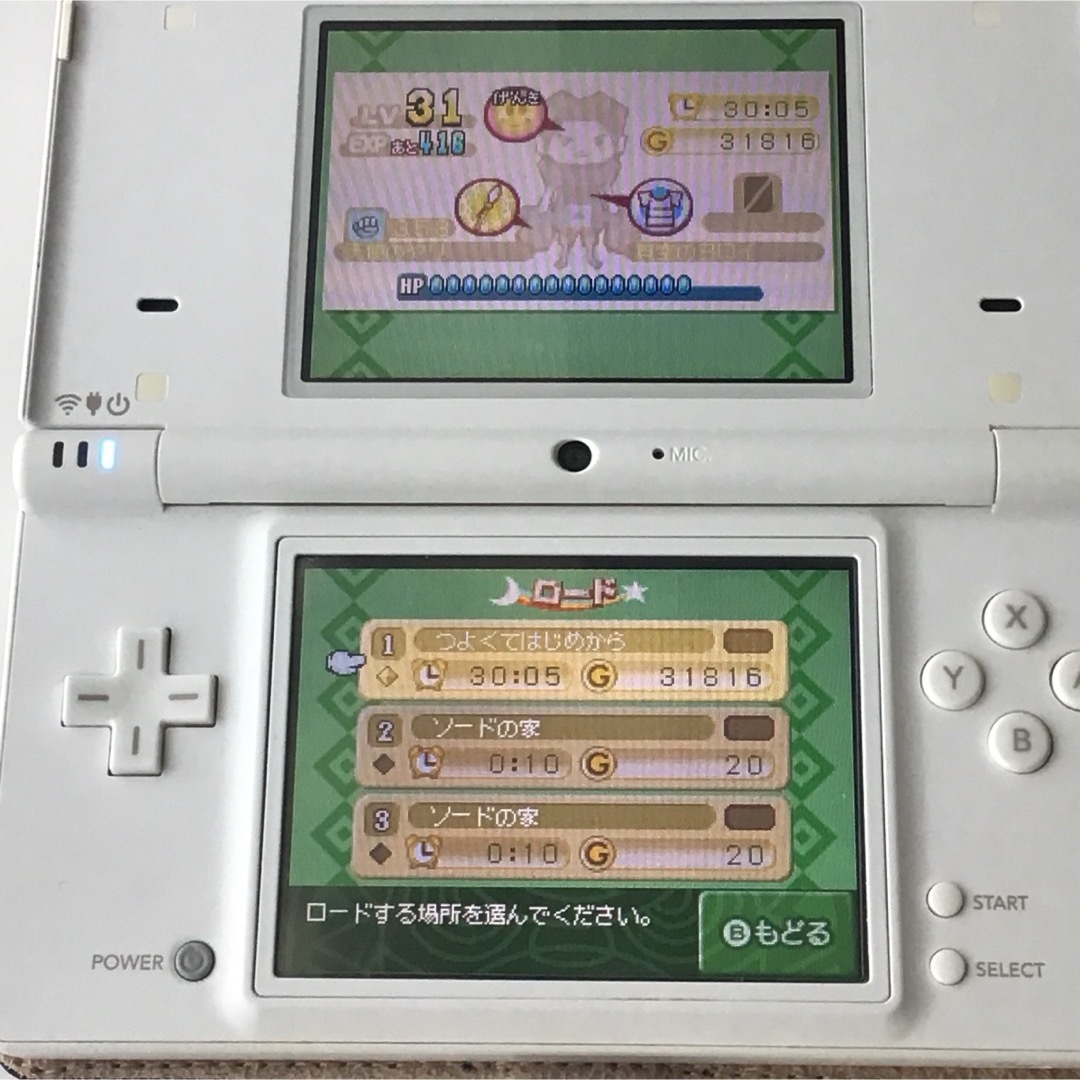 ニンテンドーDS(ニンテンドーDS)のDS ソフト　AWAY　アウェイ　つよくてはじめから　ニンテンドーDS エンタメ/ホビーのゲームソフト/ゲーム機本体(携帯用ゲームソフト)の商品写真