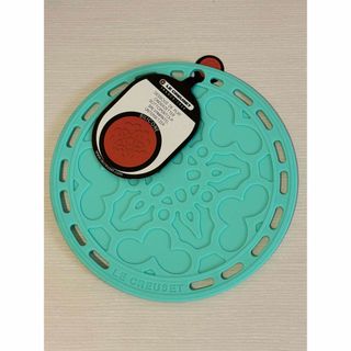 ルクルーゼ(LE CREUSET)の新品未使用 ル・クルーゼ  ポットホルダー 鍋敷き　シリコン(収納/キッチン雑貨)