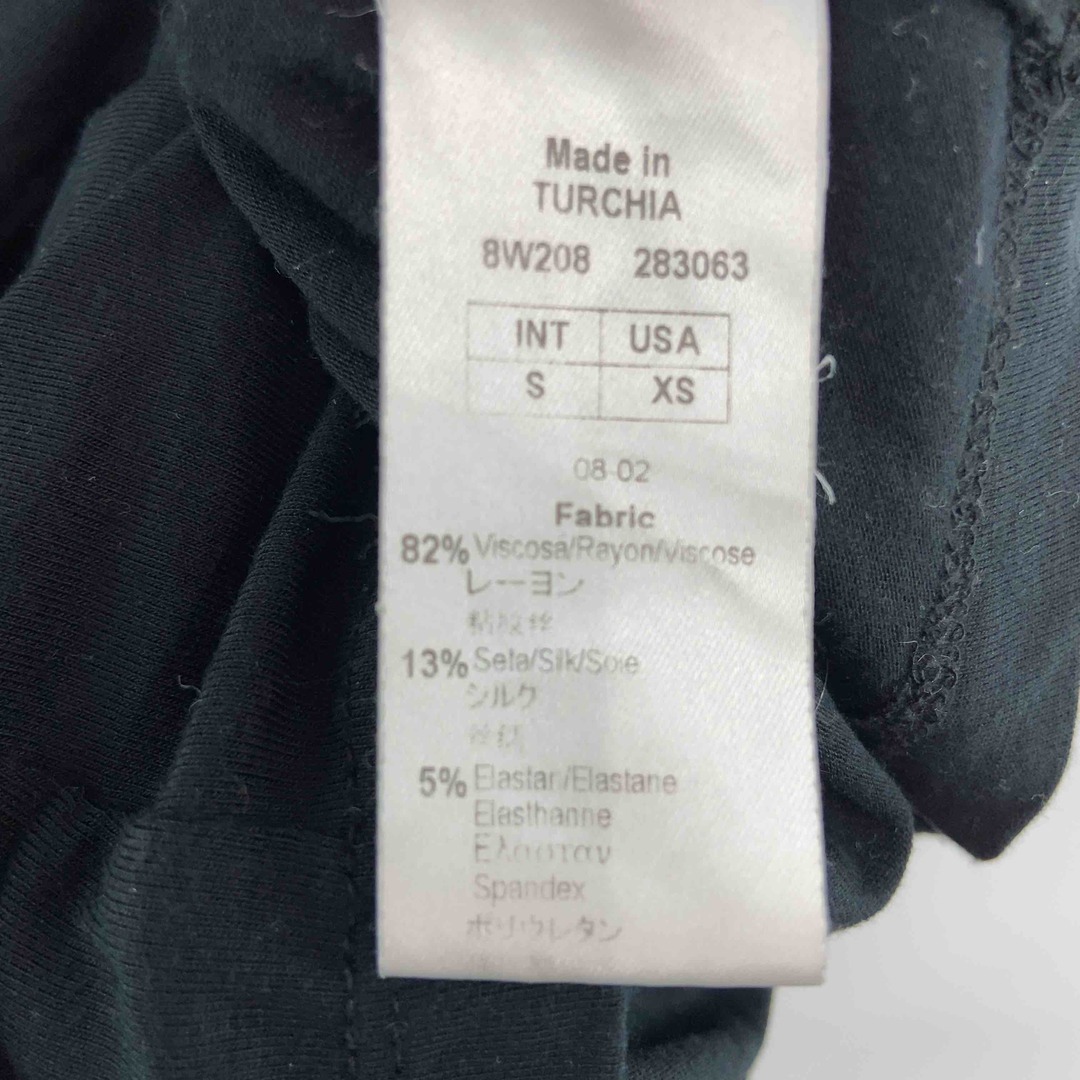 EMPORIO ARMANI エンポリオアルマーニ　黒　ブラック　Vネック　　レディース Tシャツ（長袖） レディースのトップス(Tシャツ(長袖/七分))の商品写真