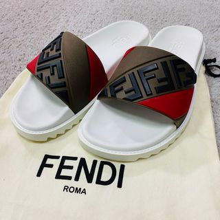 フェンディ(FENDI)の【極美品】FENDI フェンディ スライドサンダル ラバーサンダル(サンダル)