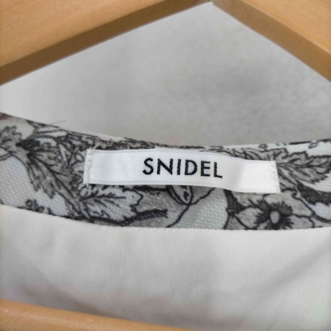 SNIDEL(スナイデル)のsnidel(スナイデル) 22AW ベルト付きプリーツフリルワンピ－ス レディースのワンピース(その他)の商品写真