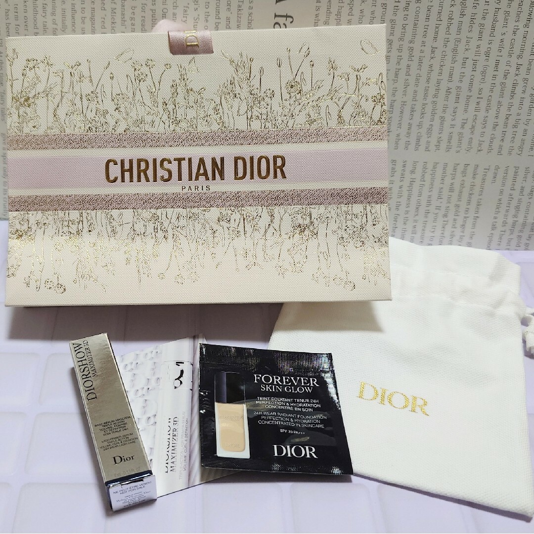 Christian Dior(クリスチャンディオール)のDior マスカラ下地 ファンデーション 紙袋 布袋 サンプル コスメ/美容のキット/セット(サンプル/トライアルキット)の商品写真