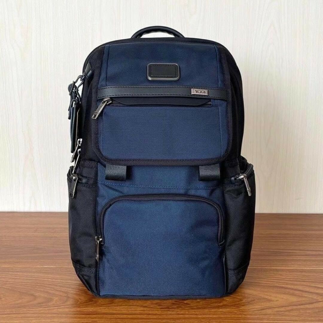 TUMI(トゥミ)のTUMI ALPHA3 Reflectivフラップパック ネイビーブルー メンズのバッグ(バッグパック/リュック)の商品写真