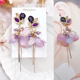 No.201* ランダムビジュー　デザイン花びら　チャーム　ピアス　イヤリング(ピアス)