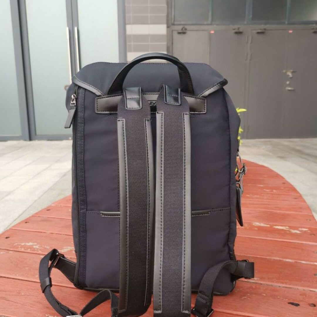 TUMI(トゥミ)のTUMI Harrisonランダル フラップ付リュック バックパック66022黒 メンズのバッグ(バッグパック/リュック)の商品写真