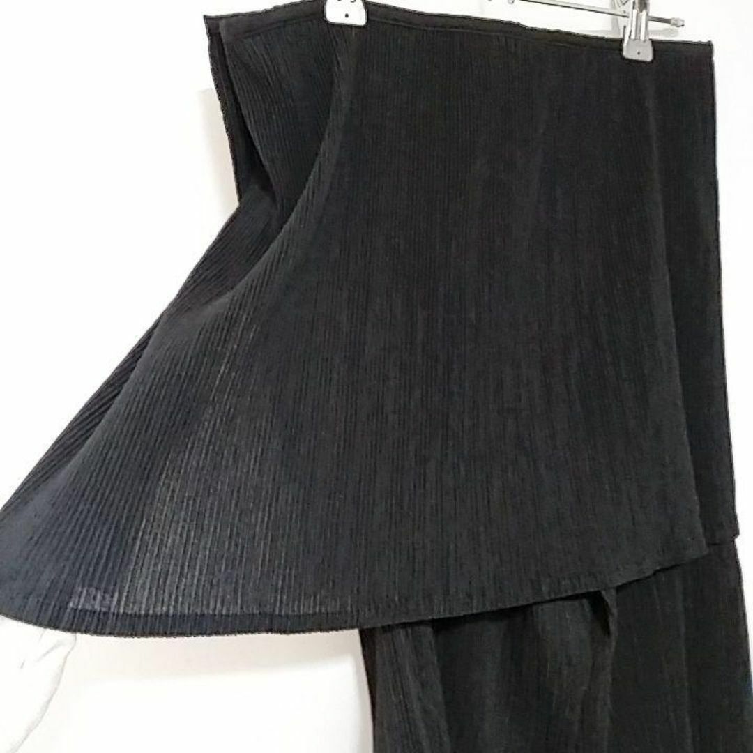 PLEATS PLEASE ISSEY MIYAKE(プリーツプリーズイッセイミヤケ)の美品　プリーツプリーズ　レイヤードパンツ　ブラック　日本製　スカート・パンツ レディースのパンツ(その他)の商品写真