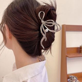 リボン　バンスクリップ　シルバー　パール　韓国　ヘアアクセサリー(バレッタ/ヘアクリップ)