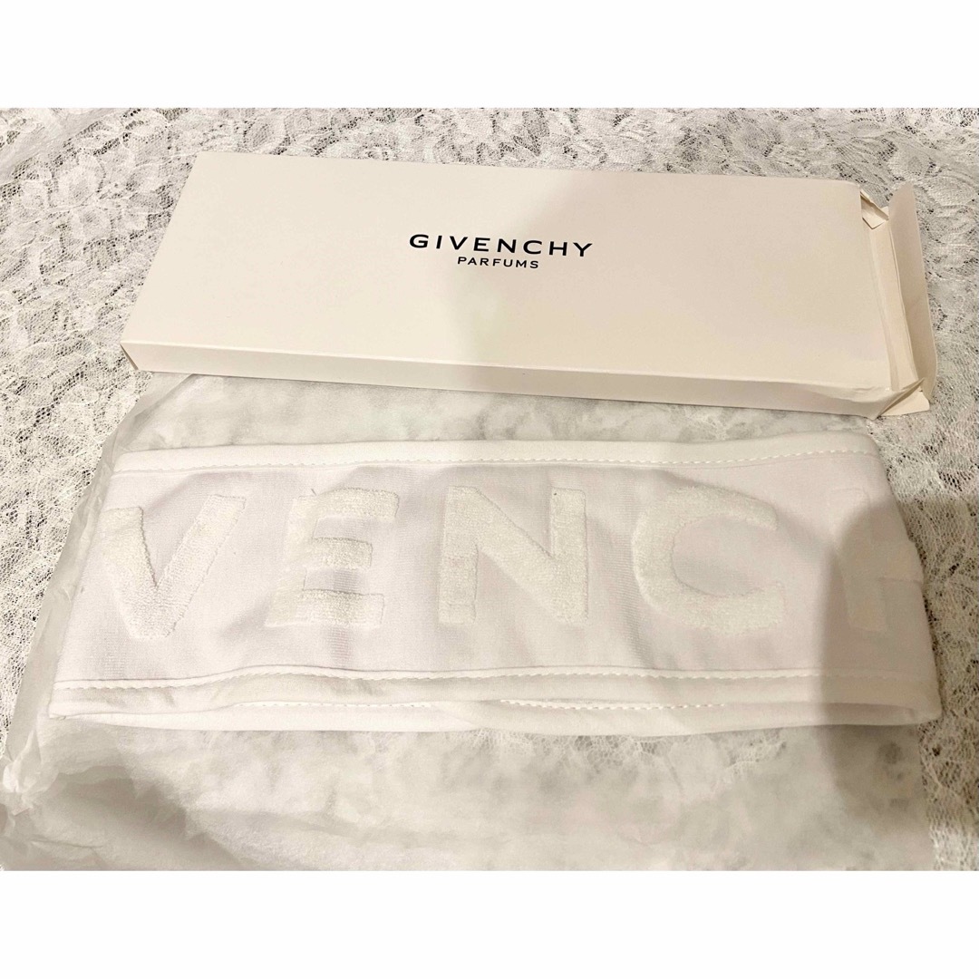 GIVENCHY(ジバンシィ)のGIVENCHY ジバンシィ　ノベルティヘアバンド 　新品 レディースのレディース その他(その他)の商品写真