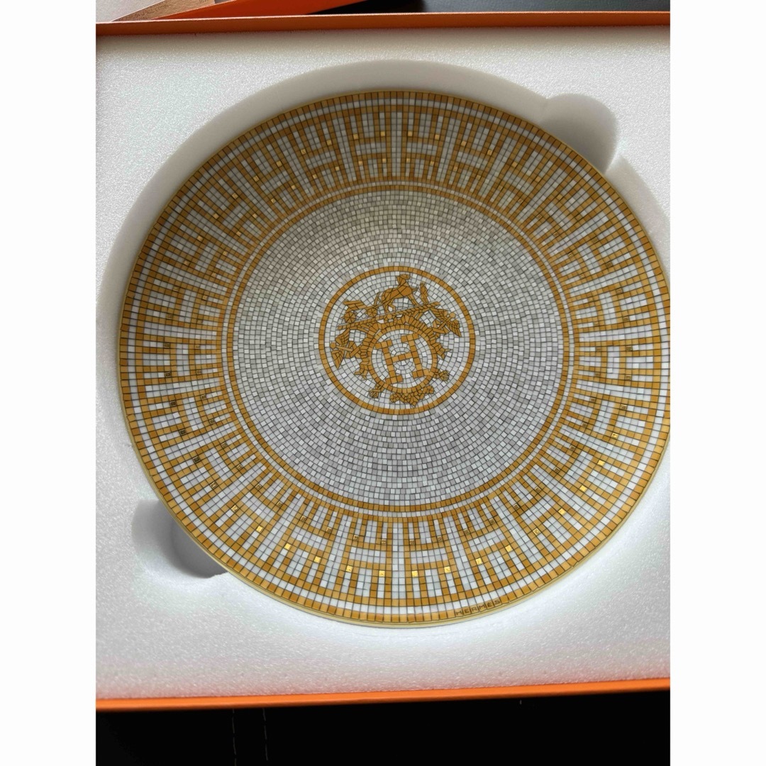 HERMES - エルメス お皿2枚セット 〈モザイク 24〉ゴールドの HERMES - エルメス お皿2枚セット 〈モザイク 24〉ゴールドの