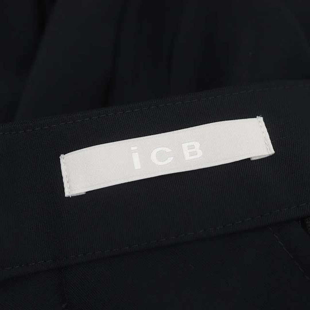 ICB(アイシービー)のアイシービー iCB 22SS Naiaバックサテン テーパードパンツ タック レディースのパンツ(その他)の商品写真