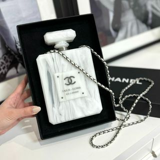 シャネル(CHANEL)のCHANEL シャネル プラスチック パフューム チェーンショルダーバッグ(ショルダーバッグ)