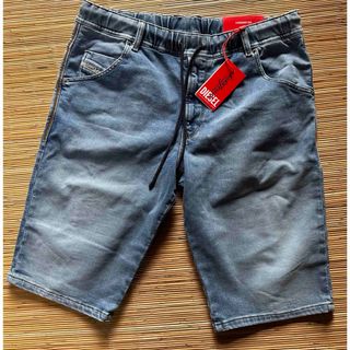 ディーゼル(DIESEL)の定価以下！　DIESEL   Jogg Jeans shorts 34  新品(ショートパンツ)