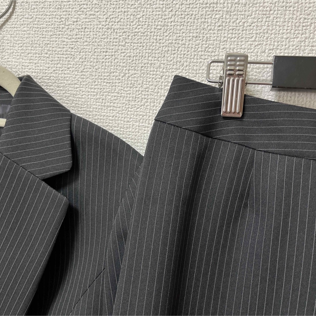 最終値下げ　新品 DARJE   スカートスーツ レディースのフォーマル/ドレス(スーツ)の商品写真