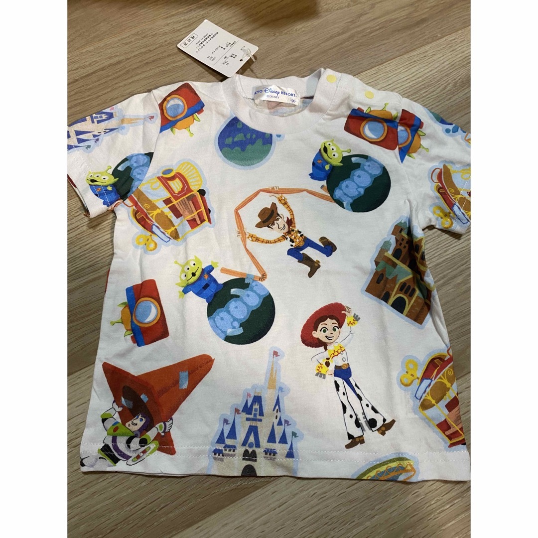 Disney(ディズニー)の未使用　半袖　Tシャツ　90 トイストーリー キッズ/ベビー/マタニティのキッズ服男の子用(90cm~)(Tシャツ/カットソー)の商品写真