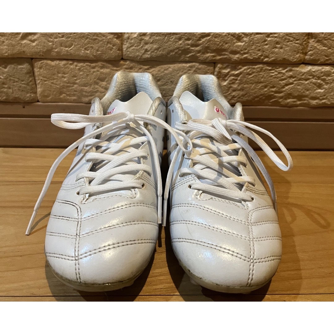 asics(アシックス)のアシックス　サッカースパイク　DS LIGHT JR GS キッズ22.5 2E スポーツ/アウトドアのサッカー/フットサル(シューズ)の商品写真