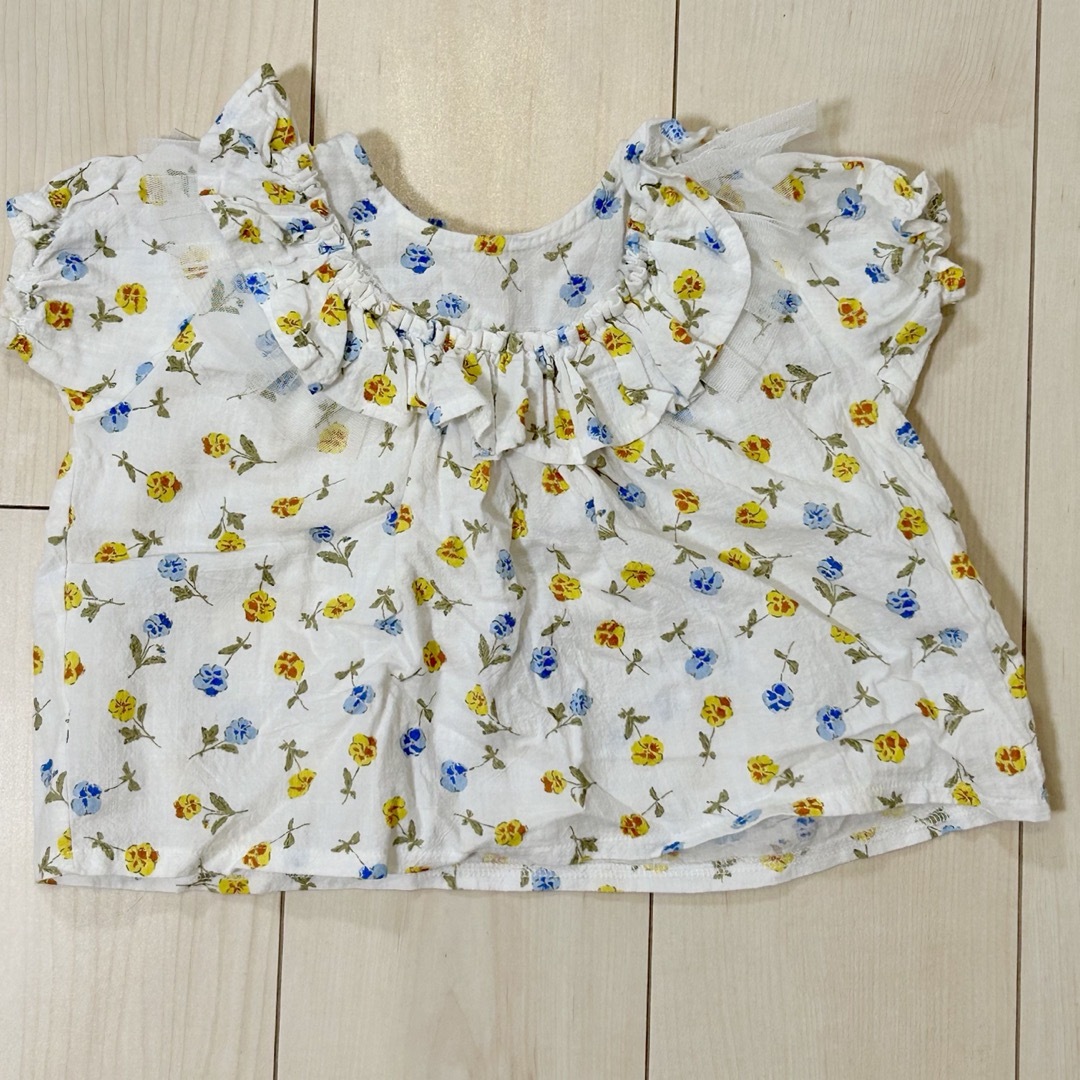 futafuta(フタフタ)のトップスまとめ売り　女の子90cm キッズ/ベビー/マタニティのキッズ服女の子用(90cm~)(Tシャツ/カットソー)の商品写真