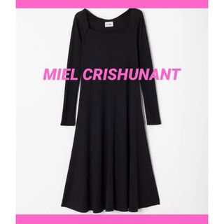 ミエルクリシュナ(Miel Crishunant)のMIEL CRISHUNANT カップ付き スクエア　ロング フレア ワンピース(ロングワンピース/マキシワンピース)