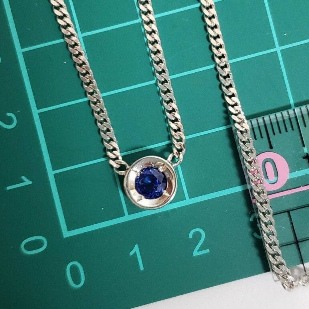 K18WG天然サファイアペンダント 0.71ct 太めキヘイ 50cm レディースのアクセサリー(ネックレス)の商品写真