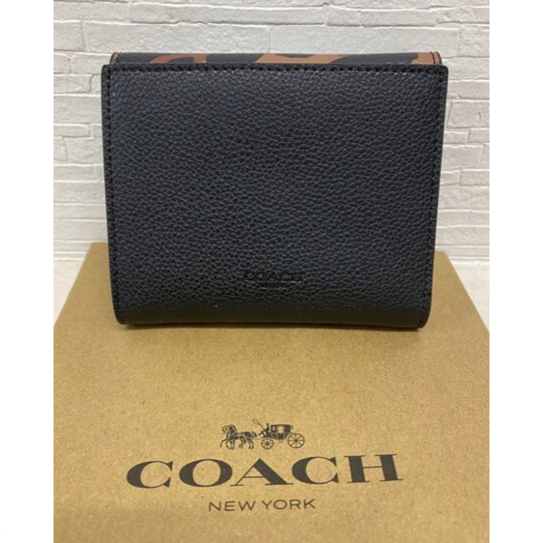 COACH(コーチ)の[新品未使用]✨COACHシグネチャー×豹柄二つ折り財布✨ミニ財布✨ レディースのファッション小物(財布)の商品写真