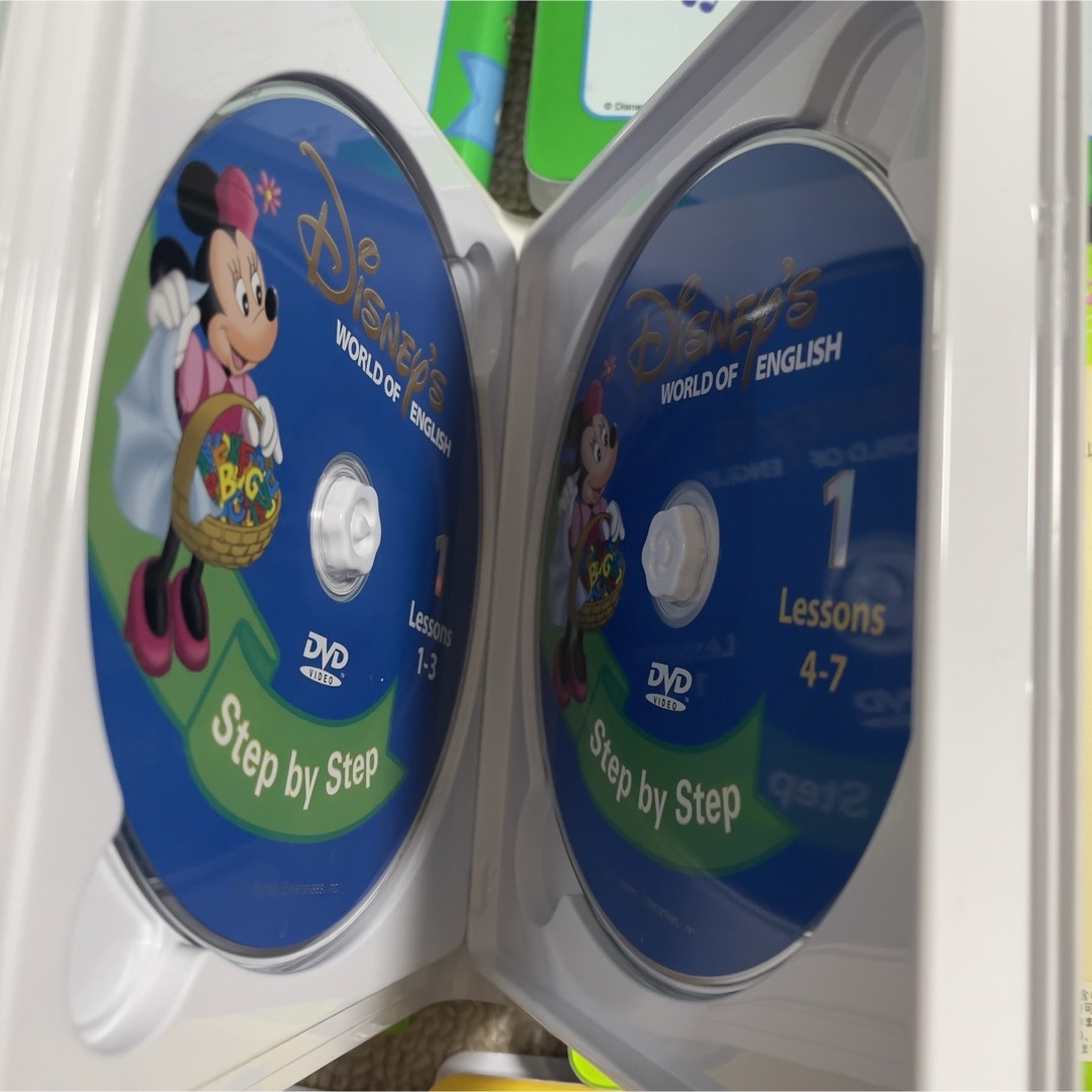 Disney(ディズニー)のディズニー英語システムDWE step by step 12枚セット　青箱付き エンタメ/ホビーのCD(キッズ/ファミリー)の商品写真