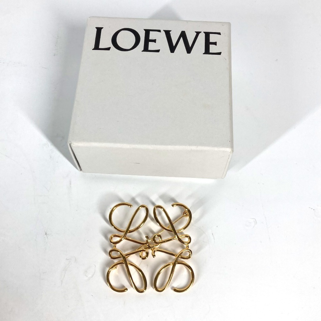 LOEWE(ロエベ)のロエベ LOEWE アナグラム アクセサリー ブローチ メタル ゴールド レディースのアクセサリー(ブローチ/コサージュ)の商品写真