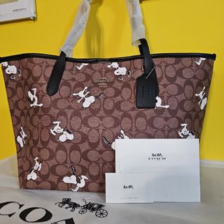 コーチ(COACH)のコーチ スヌーピー トートバッグ COACH 安定の人気 ピーナッツコラボ 新品(トートバッグ)