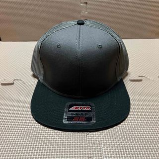 オットーキャップ(OTTO CAP)の新品 OTTOコットンツイルフラットバイザーメッシュキャップのブラックチャコール(キャップ)