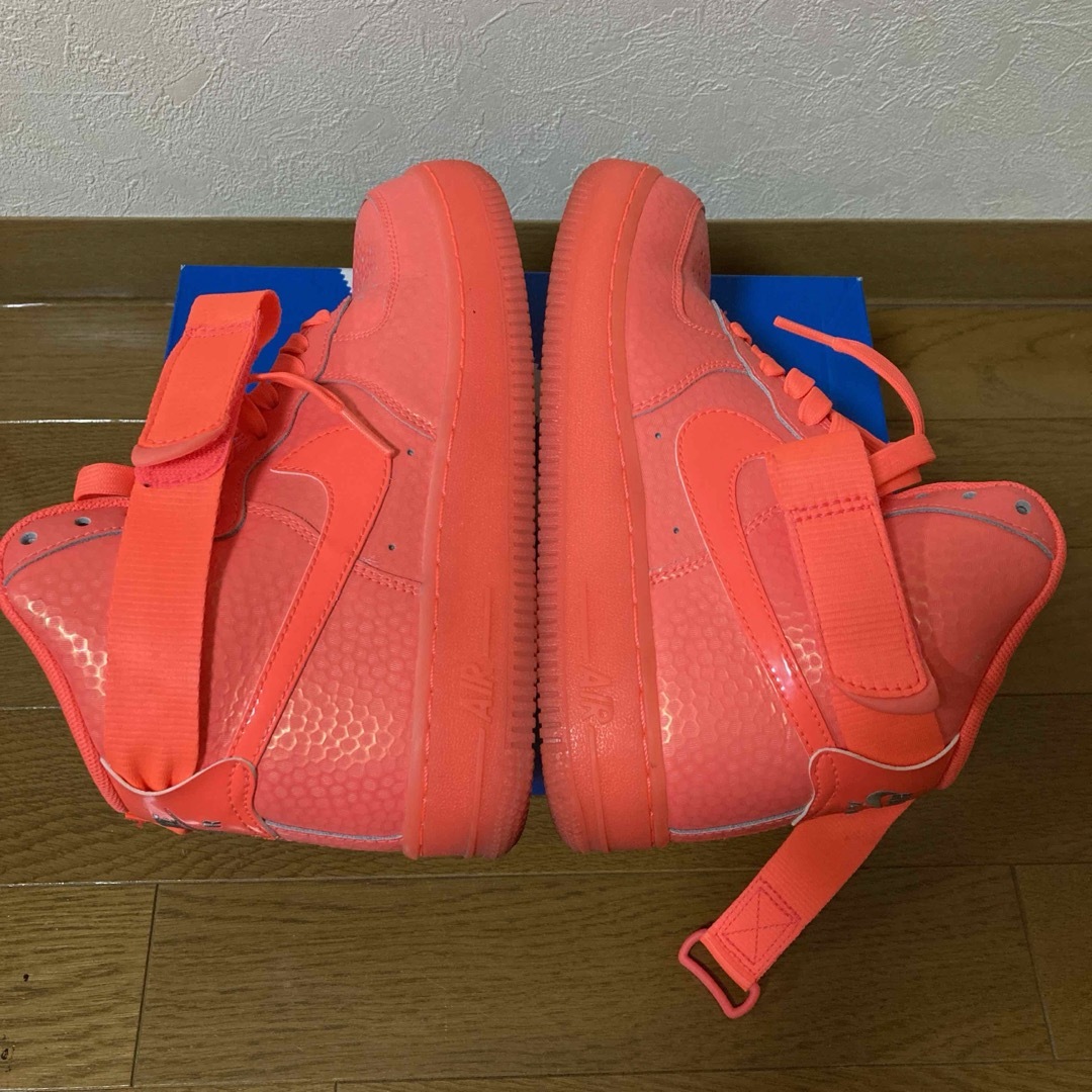 NIKE(ナイキ)のNIKE ナイキ エアフォース 1 蛍光カラー スニーカー 23.5 レディースの靴/シューズ(スニーカー)の商品写真